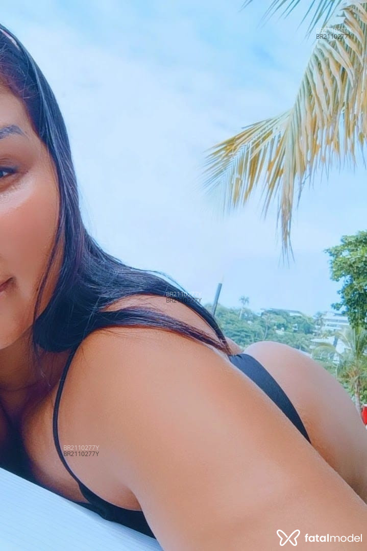 Acompanhante mulher com cabelo castanho de olhos verdes em Virtual - Mel Mansur