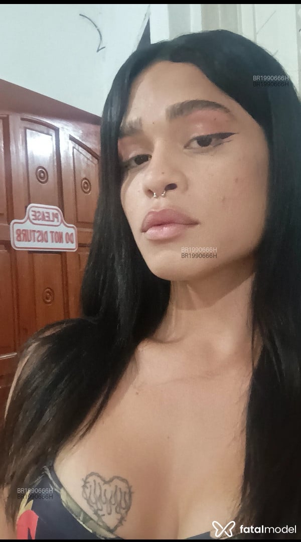 Acompanhante mulher trans morena (o) de olhos pretos - Tasha Acompanhante mulher trans morena (o) de olhos pretos - Tasha
