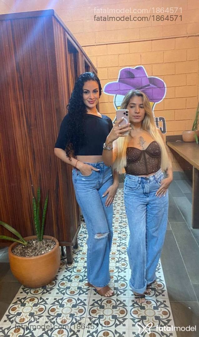 Acompanhante mulher com cabelo castanho de olhos castanhos em Cuiabá - Dessa