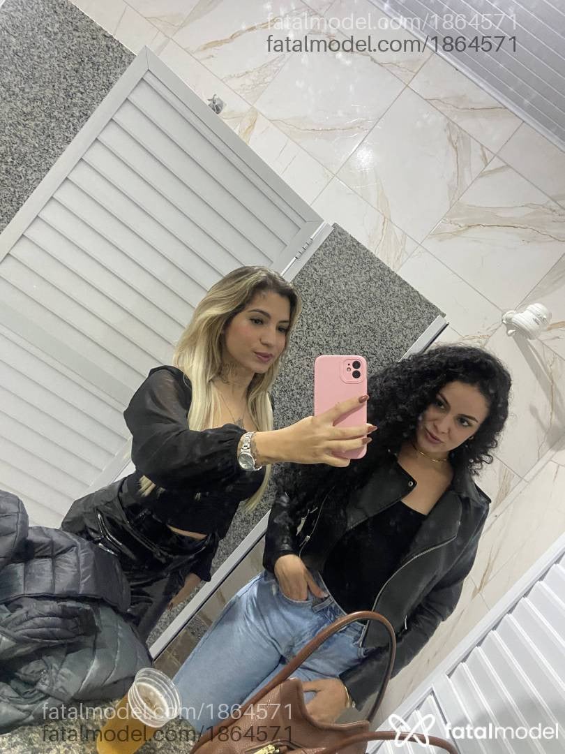 Acompanhante mulher com cabelo castanho de olhos castanhos em Cuiabá - Dessa