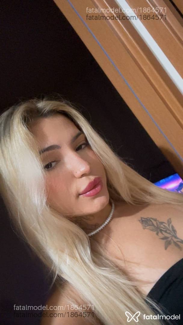 Acompanhante mulher com cabelo castanho de olhos castanhos - Dessa