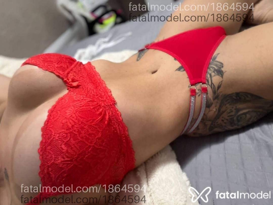 Acompanhante mulher loira (o) de olhos mel - Sarah