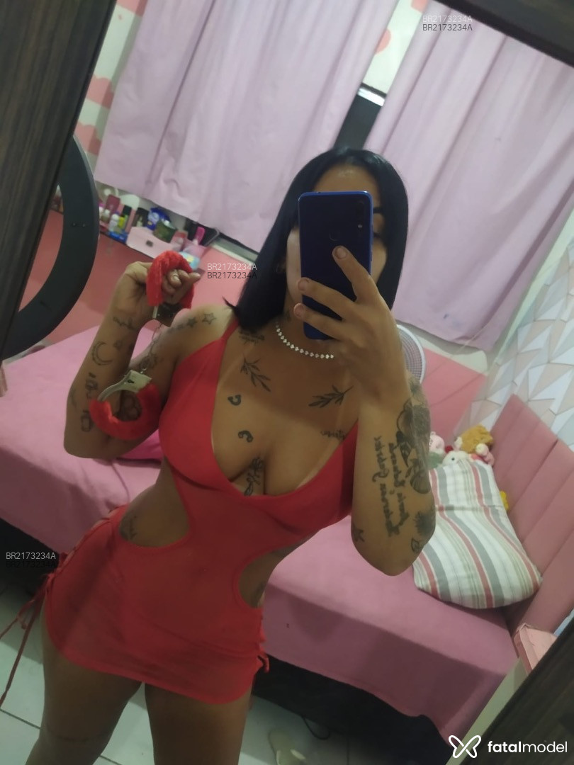 Acompanhante mulher morena (o) de olhos castanhos em Rio de Janeiro Acompanhante mulher morena (o) de olhos castanhos em Rio de Janeiro - Naninha