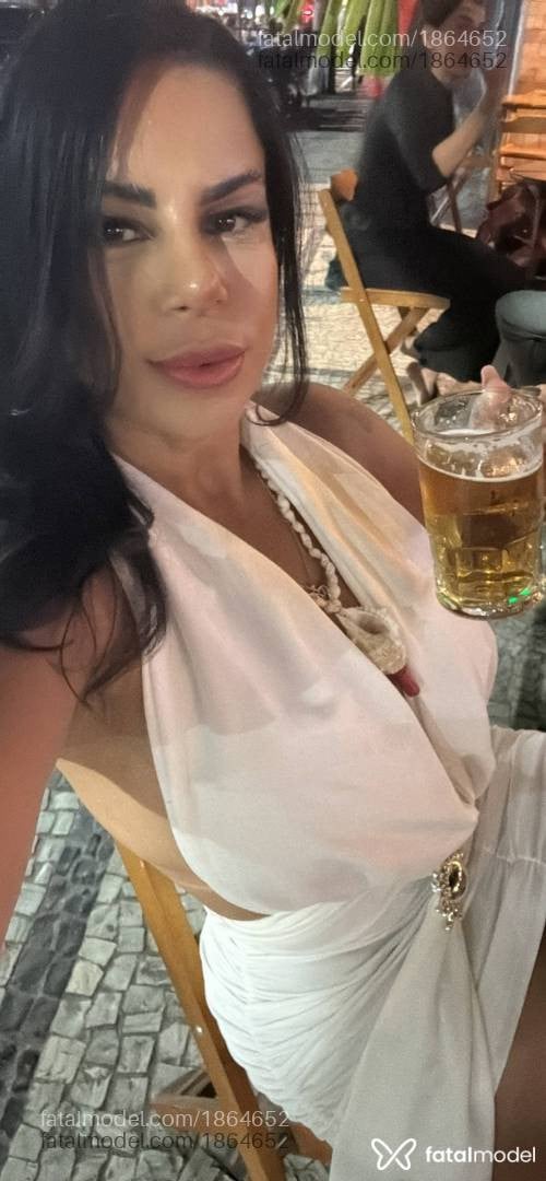Acompanhante mulher morena (o) de olhos castanhos - Amanda