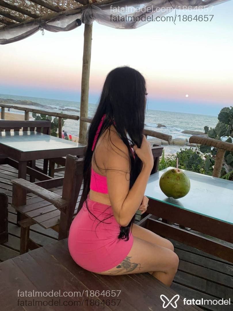 Acompanhante mulher morena (o) de olhos pretos em Rio das Ostras - Emilly