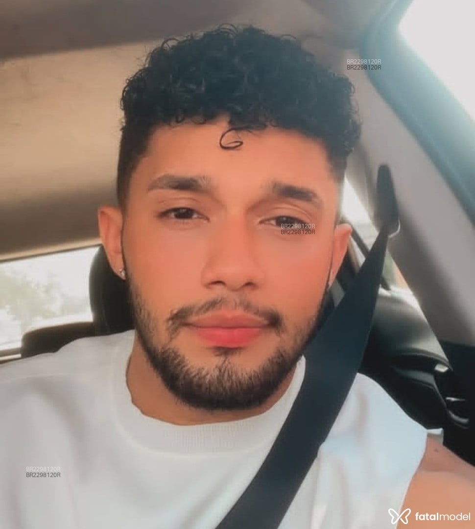 Acompanhante homem morena (o) de olhos castanhos em Vila Rica - Eduardo