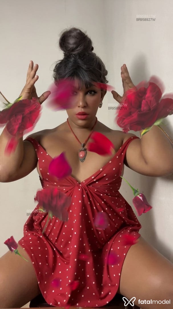 Acompanhante travesti morena (o) de olhos castanhos em Ilhéus - Deborah Roux