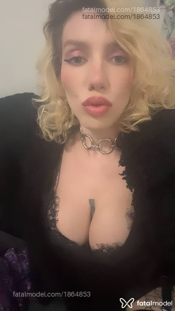 Acompanhante mulher loira (o) de olhos azuis em São Paulo - Gio Lovlace