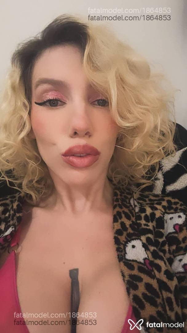 Acompanhante mulher loira (o) de olhos azuis em São Paulo - Gio Lovlace