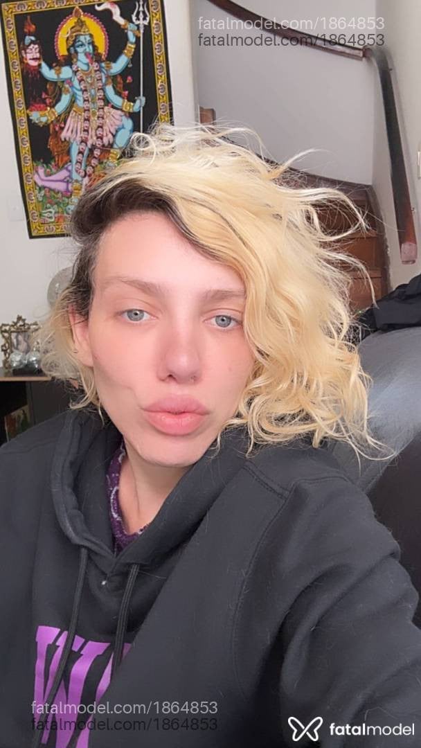 Acompanhante mulher loira (o) de olhos azuis em São Paulo - Gio Lovlace