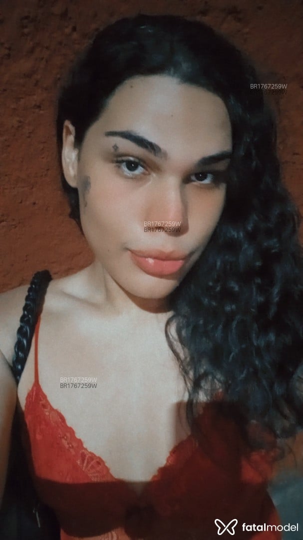 Acompanhante mulher trans morena (o) de olhos pretos - Nicolly