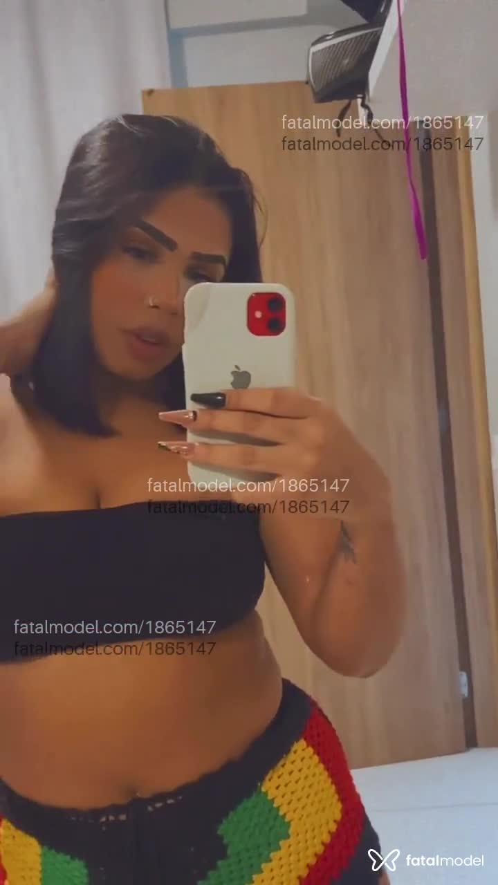 Acompanhante mulher morena (o) de olhos castanhos - Larissa
