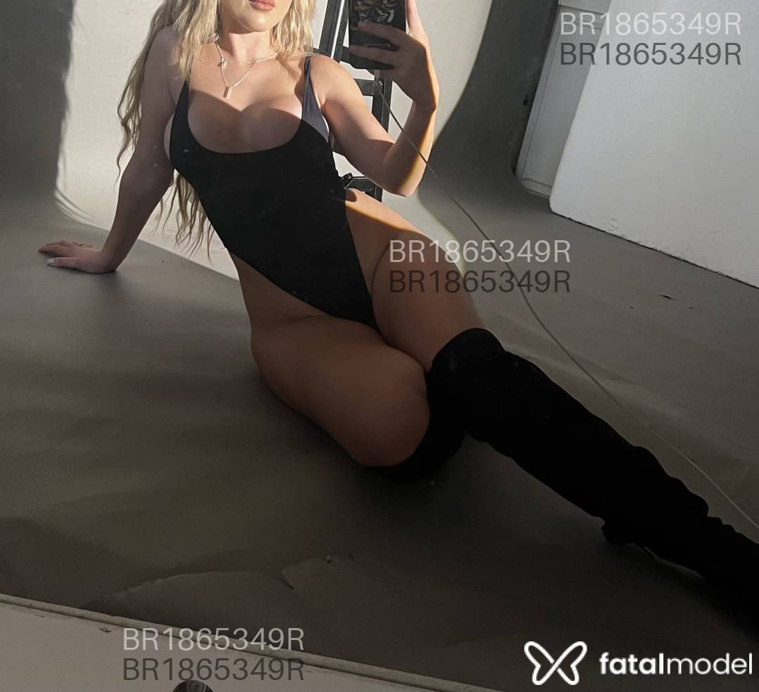 Acompanhante mulher loira (o) de olhos mel em São Paulo - Ayla Buarque