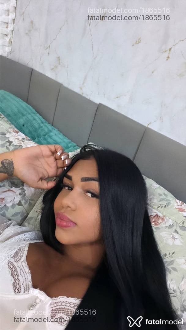 Acompanhante mulher morena (o) de olhos pretos - Scarlat