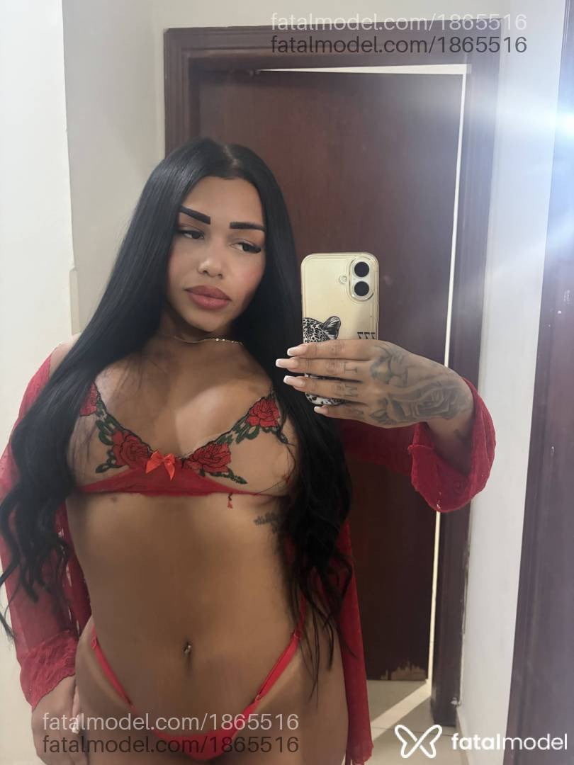 Acompanhante mulher morena (o) de olhos pretos - Scarlat