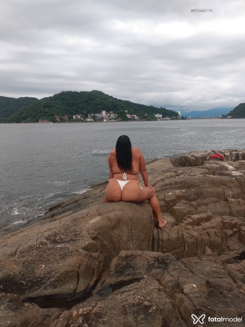 Acompanhante mulher com cabelo castanho de olhos castanhos em Santos Acompanhante mulher com cabelo castanho de olhos castanhos em Santos - Catherine Amorim