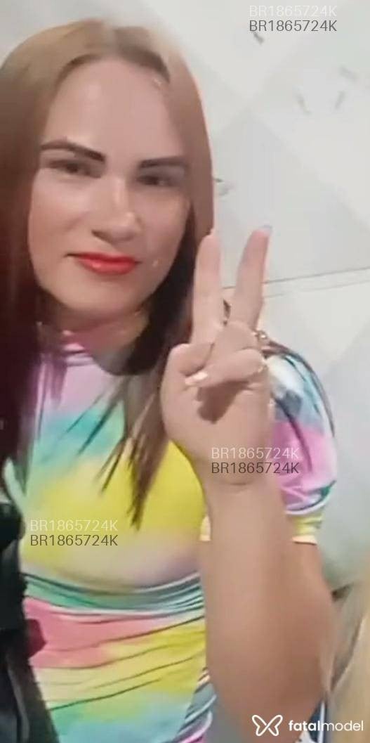 Acompanhante não-binário ruiva (o) de olhos castanhos em Caratinga Acompanhante não-binário ruiva (o) de olhos castanhos em Caratinga - Susana