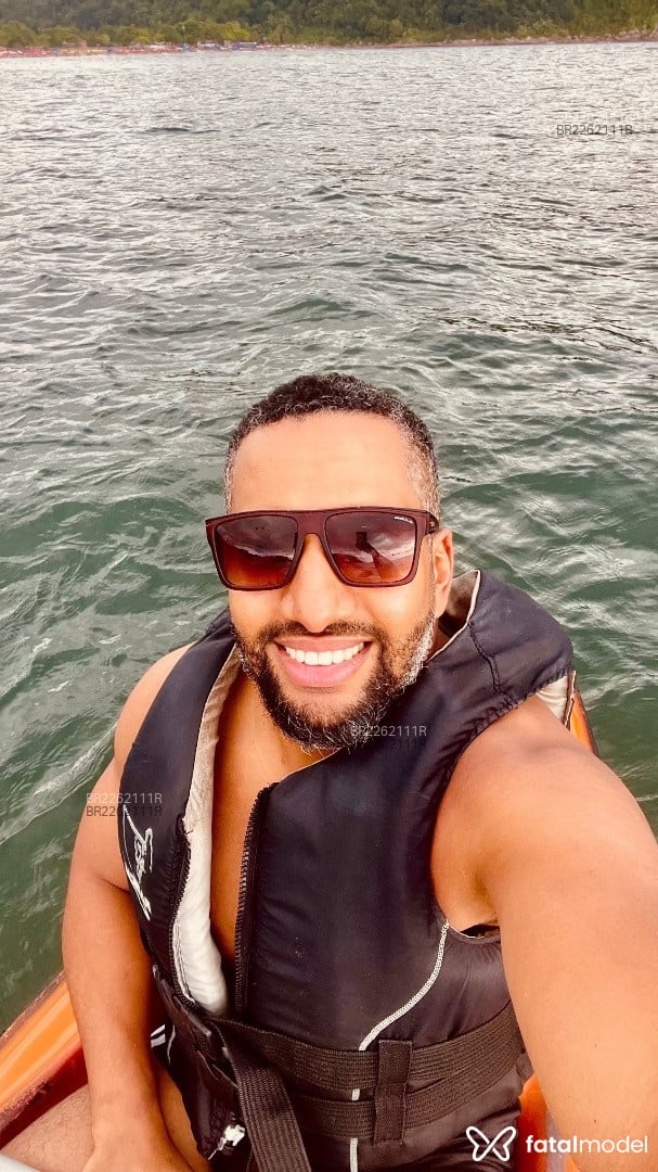 Acompanhante homem com cabelo castanho de olhos castanhos em São Paulo - Ricardo Santos