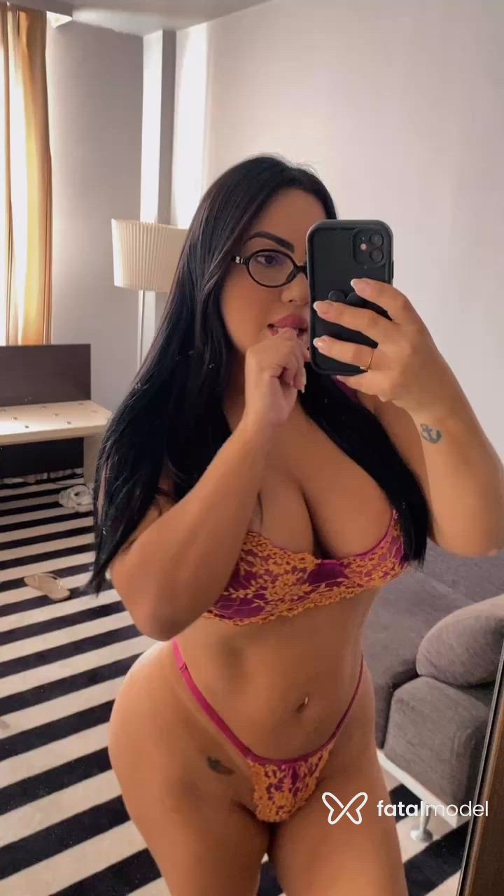 Acompanhante mulher morena (o) de olhos castanhos - Lorena Ferraz