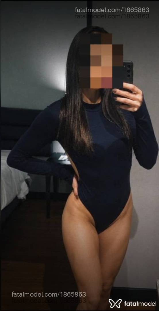 Acompanhante mulher morena (o) de olhos pretos - Maitê