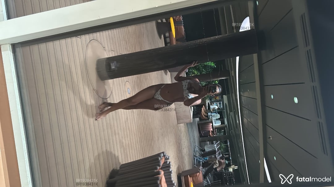 Acompanhante mulher com cabelo castanho de olhos castanhos em Rio de Janeiro Acompanhante mulher com cabelo castanho de olhos castanhos em Rio de Janeiro - Majuuu
