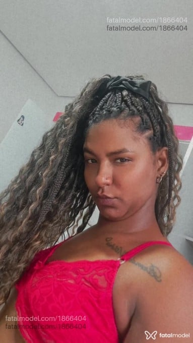 Acompanhante mulher morena (o) de olhos pretos em Goiânia - Giovanna
