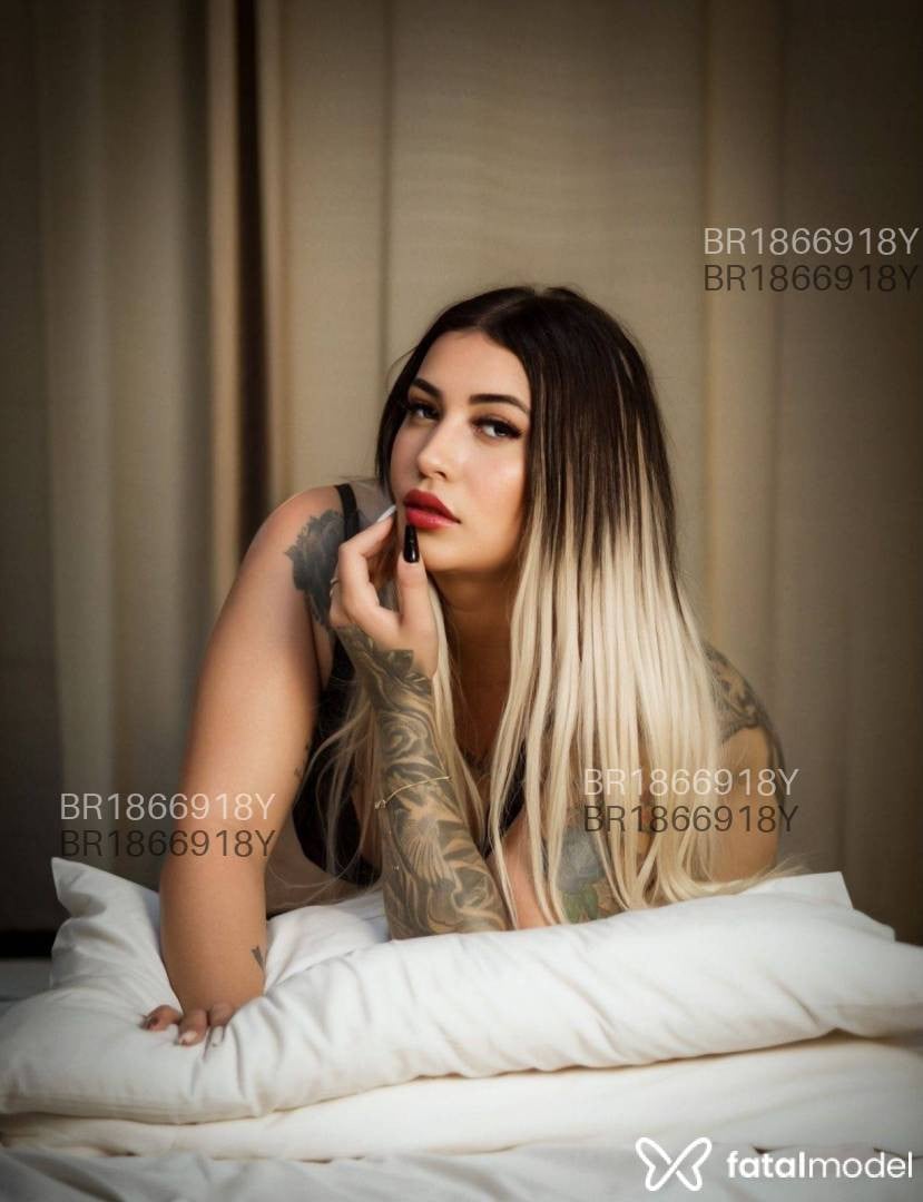 Acompanhante mulher morena (o) de olhos castanhos - Mallu Ferreira