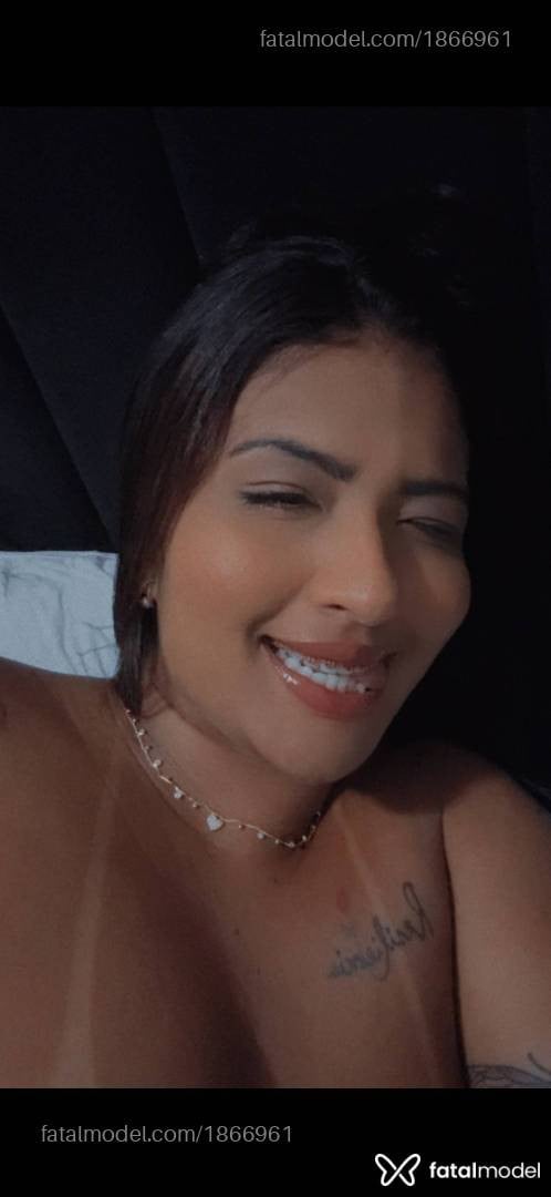 Acompanhante mulher morena (o) de olhos pretos - Taty