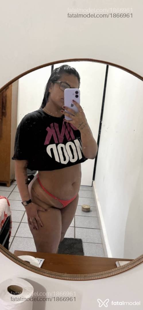 Acompanhante mulher morena (o) de olhos pretos - Taty
