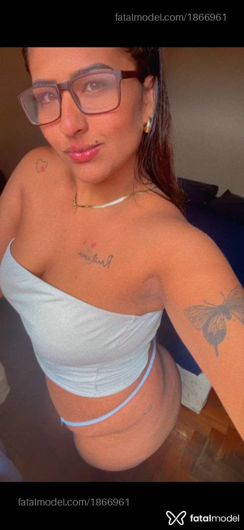 Acompanhante mulher morena (o) de olhos pretos - Taty