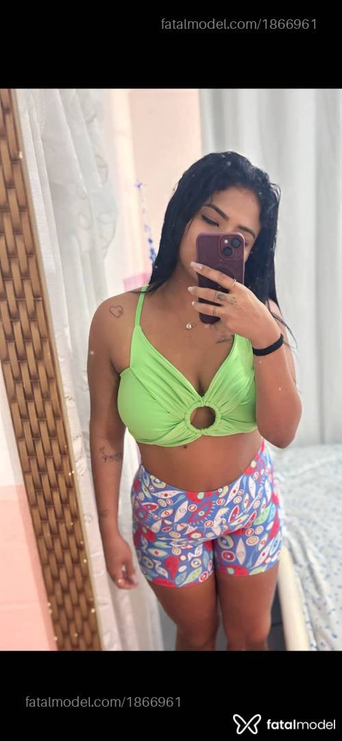 Acompanhante mulher morena (o) de olhos pretos - Taty