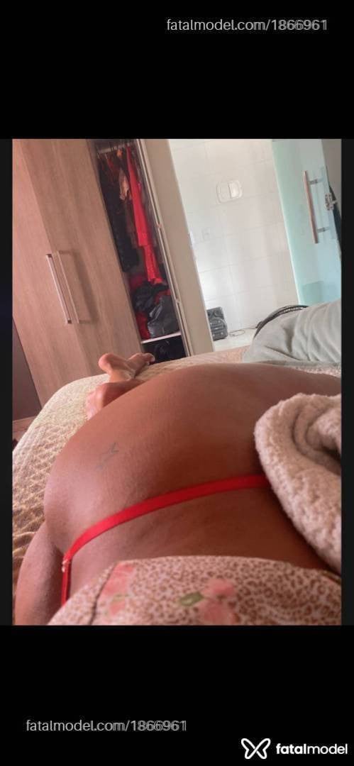 Acompanhante mulher morena (o) de olhos pretos - Taty