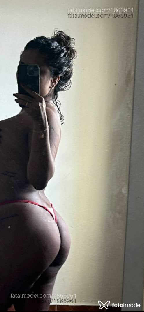 Acompanhante mulher morena (o) de olhos pretos - Taty