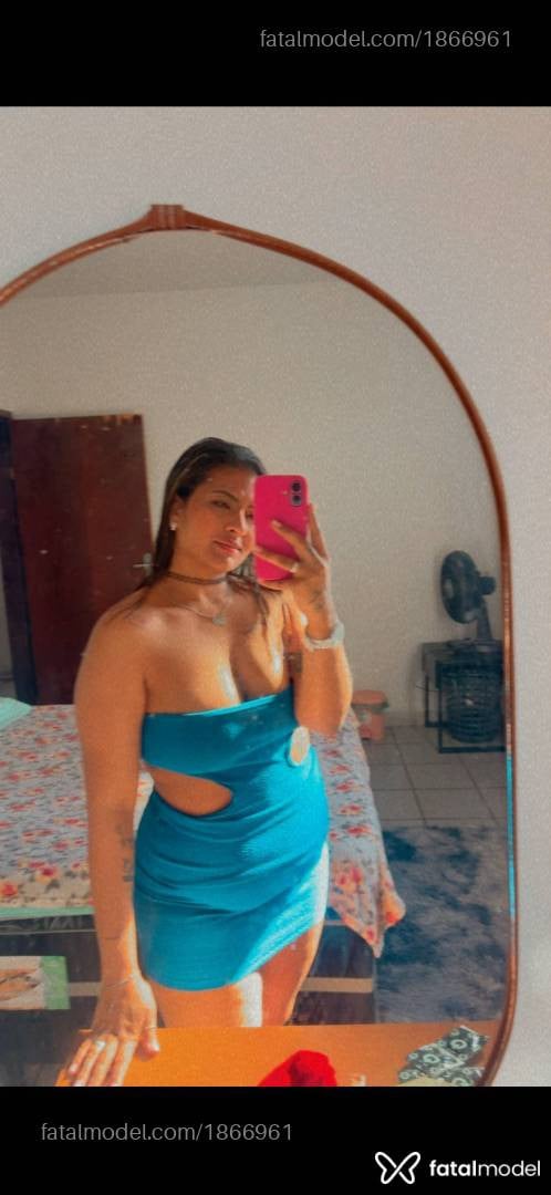 Acompanhante mulher morena (o) de olhos pretos - Taty