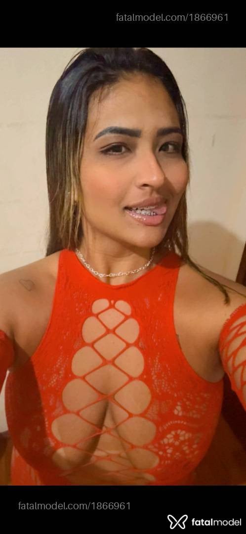 Acompanhante mulher morena (o) de olhos pretos - Taty