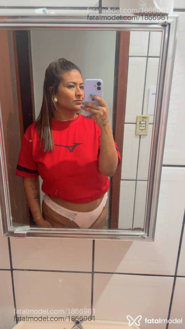 Acompanhante mulher morena (o) de olhos pretos - Taty