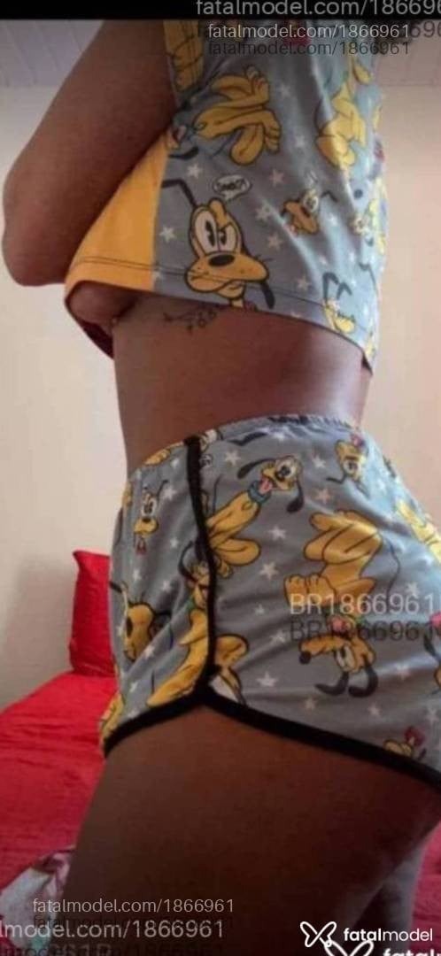 Acompanhante mulher morena (o) de olhos pretos - Taty