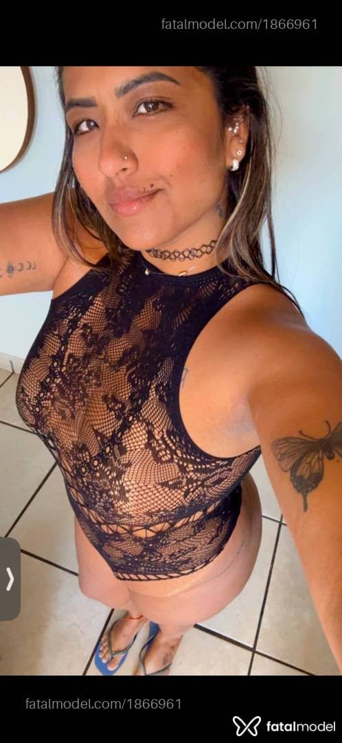 Acompanhante mulher morena (o) de olhos pretos - Taty