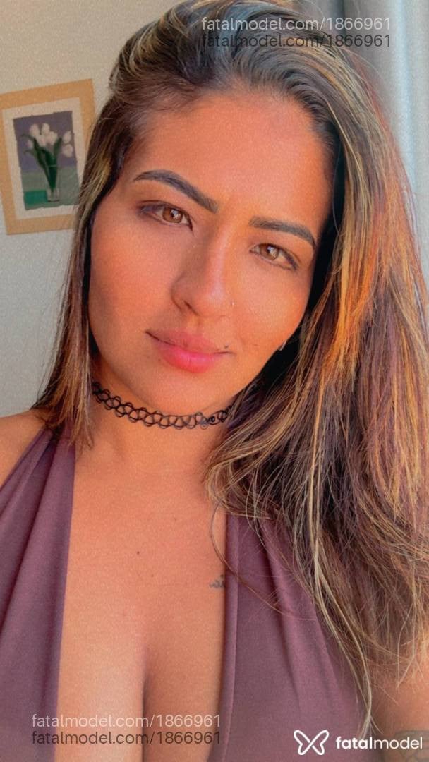 Acompanhante mulher morena (o) de olhos pretos - Taty