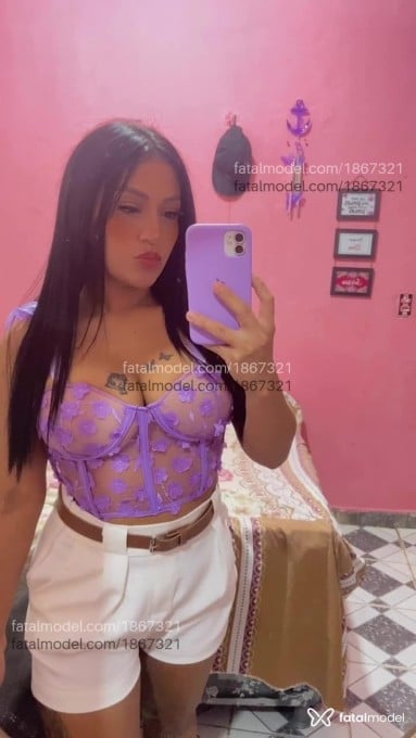 Acompanhante mulher com cabelo castanho de olhos pretos em Porto Velho - Aline