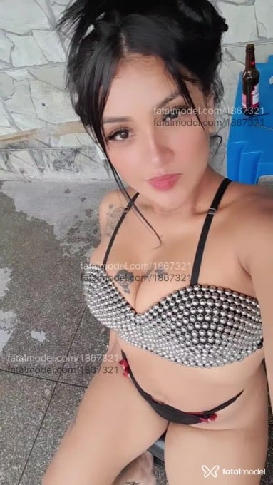 Acompanhante mulher com cabelo castanho de olhos pretos em Porto Velho - Aline
