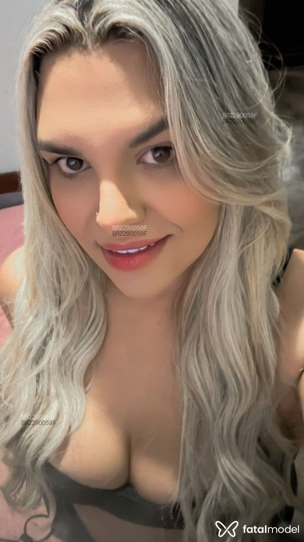 Acompanhante mulher trans loira (o) de olhos castanhos em Gravatá - Laryssa Mello
