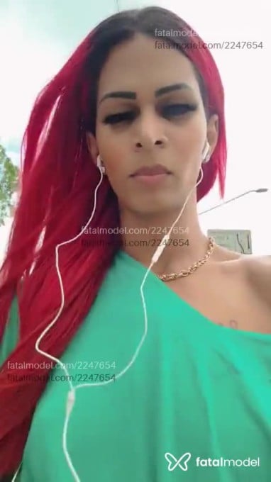 Acompanhante mulher trans com cabelo colorido de olhos pretos em Mauá - Sheylla