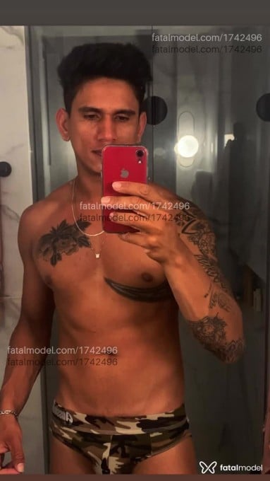 Acompanhante homem morena (o) de olhos pretos em Joinville Acompanhante homem morena (o) de olhos pretos em Joinville - Max Mou