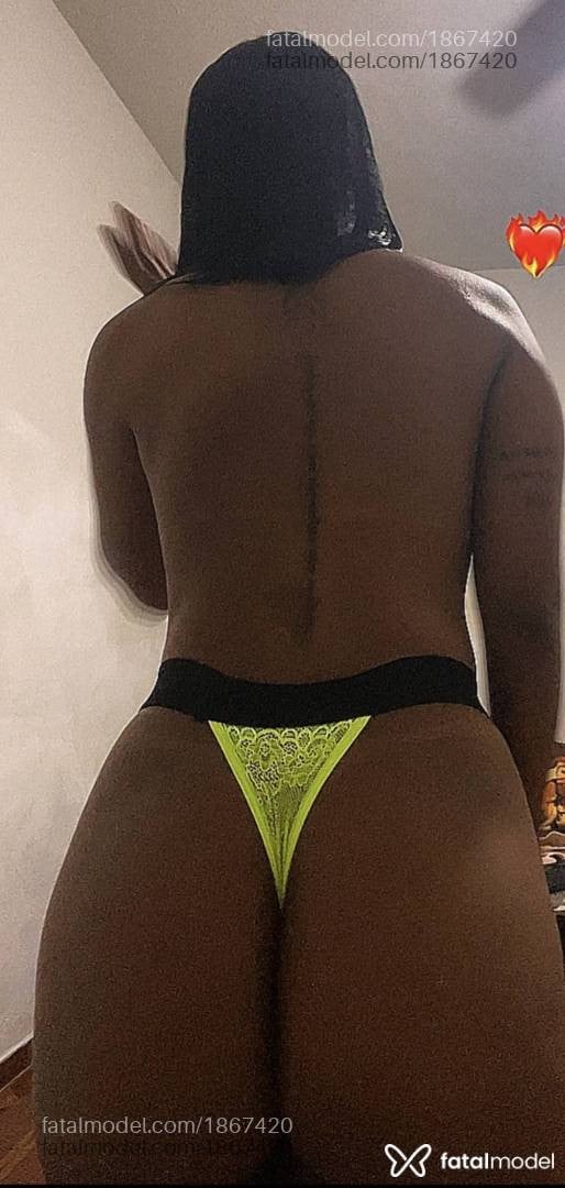 Acompanhante mulher morena (o) de olhos pretos - Nina Castro Acompanhante mulher morena (o) de olhos pretos - Nina Castro