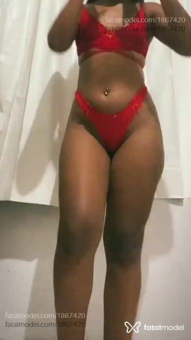 Acompanhante mulher morena (o) de olhos pretos - Nina Castro Acompanhante mulher morena (o) de olhos pretos - Nina Castro