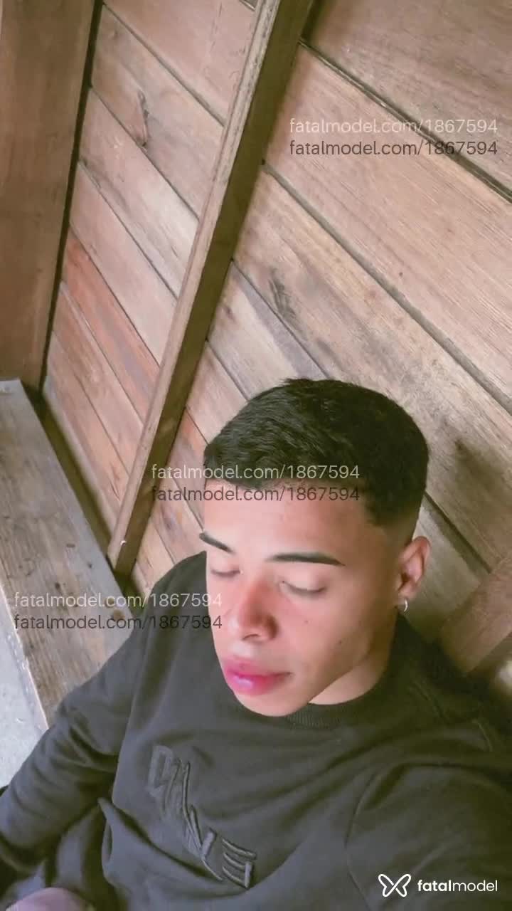 Acompanhante homem morena (o) de olhos castanhos em Virtual - Novinhotap