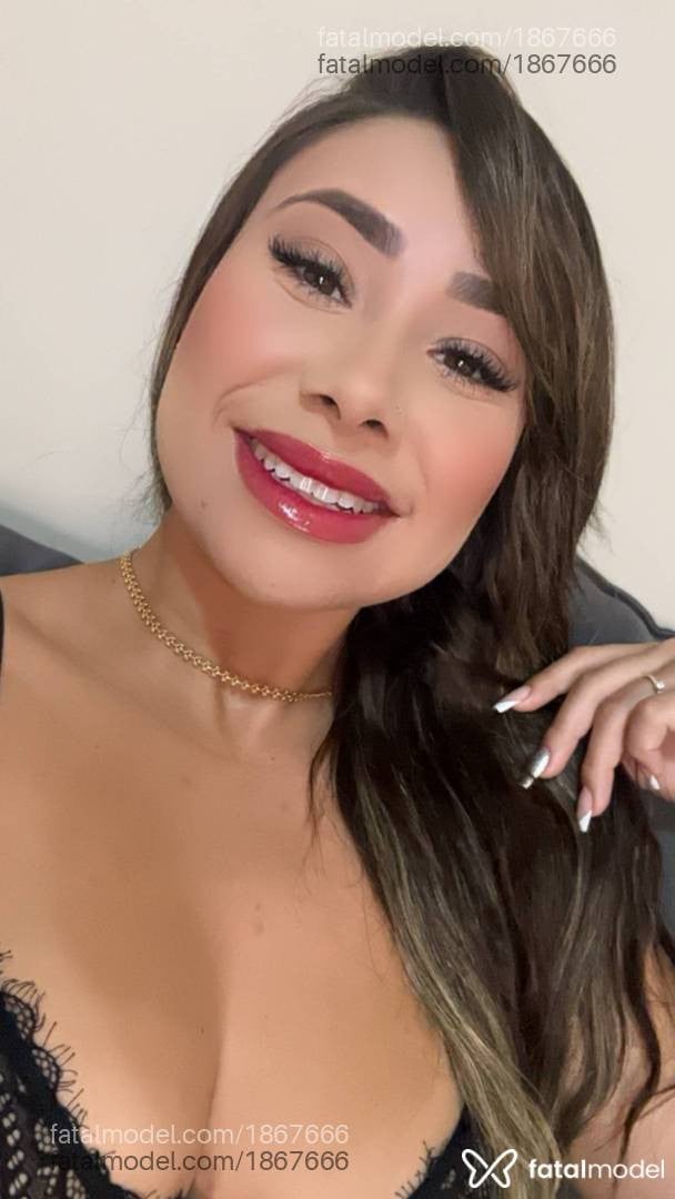Acompanhante mulher com cabelo castanho de olhos castanhos - Lorena