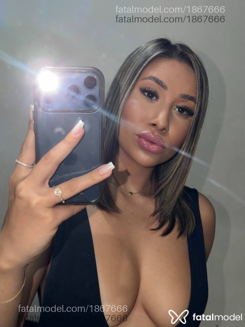 Acompanhante mulher com cabelo castanho de olhos castanhos - Lorena