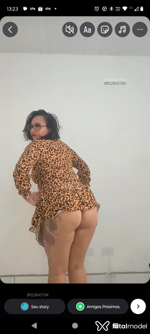 Acompanhante mulher com cabelo castanho de olhos verdes em Curitiba - Julia Soares